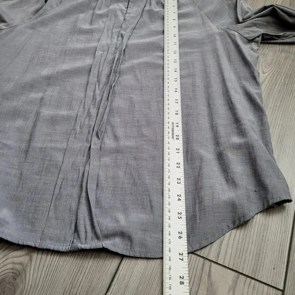 Liz Claiborne Women's Tunic Blouse Top Size L Gray Rayon Solid Long Sleeves - Picture 6 of 8